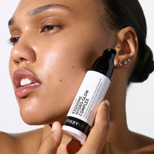 Model holding Exosome Hydro Glow Complex