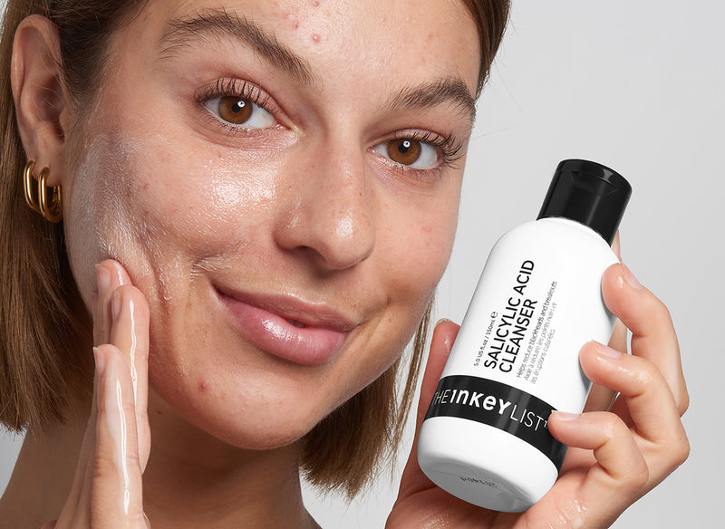 Salicylic Acid Or Benzoyl Peroxide: Which Is Better For Acne model shot blog cover
